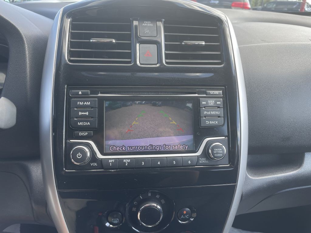 2017 Nissan Versa Image 17