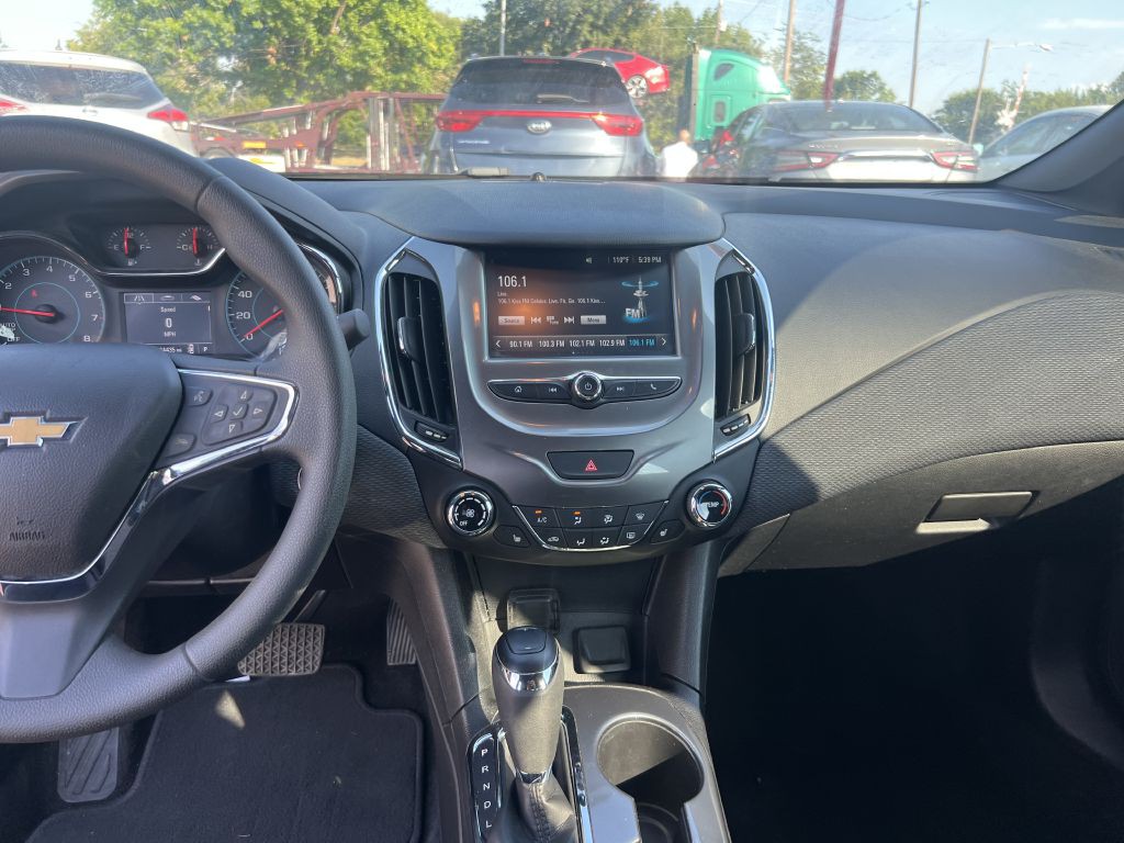 2018 Chevrolet Cruze Image 16