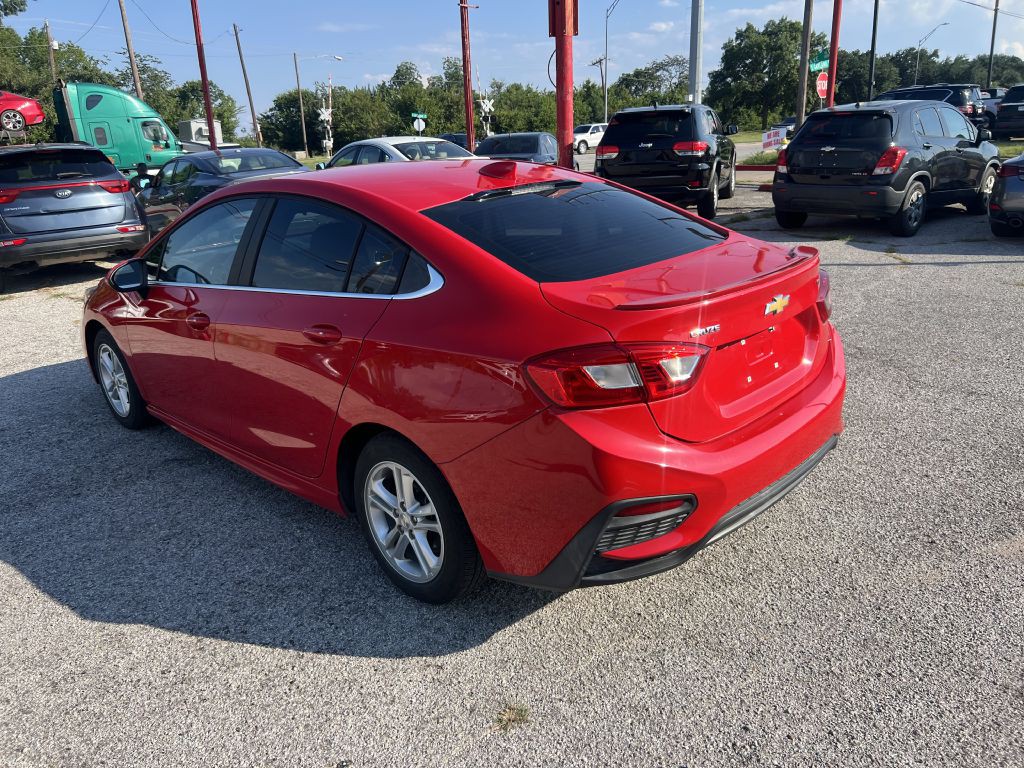 2018 Chevrolet Cruze Image 3