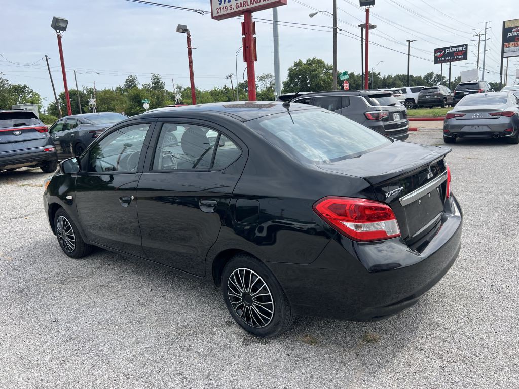 2017 Mitsubishi Mirage Image 2