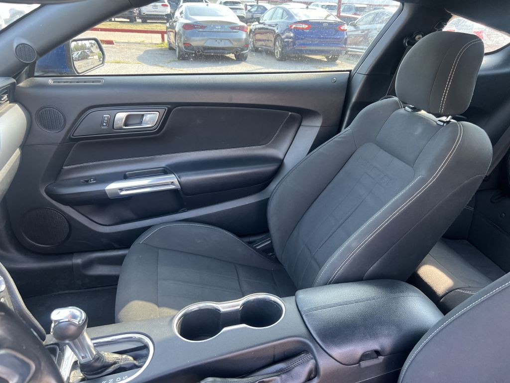 2018 Ford Mustang Image 17