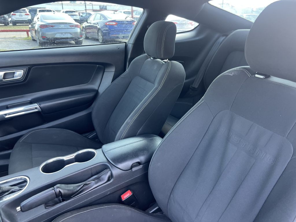 2018 Ford Mustang Image 25
