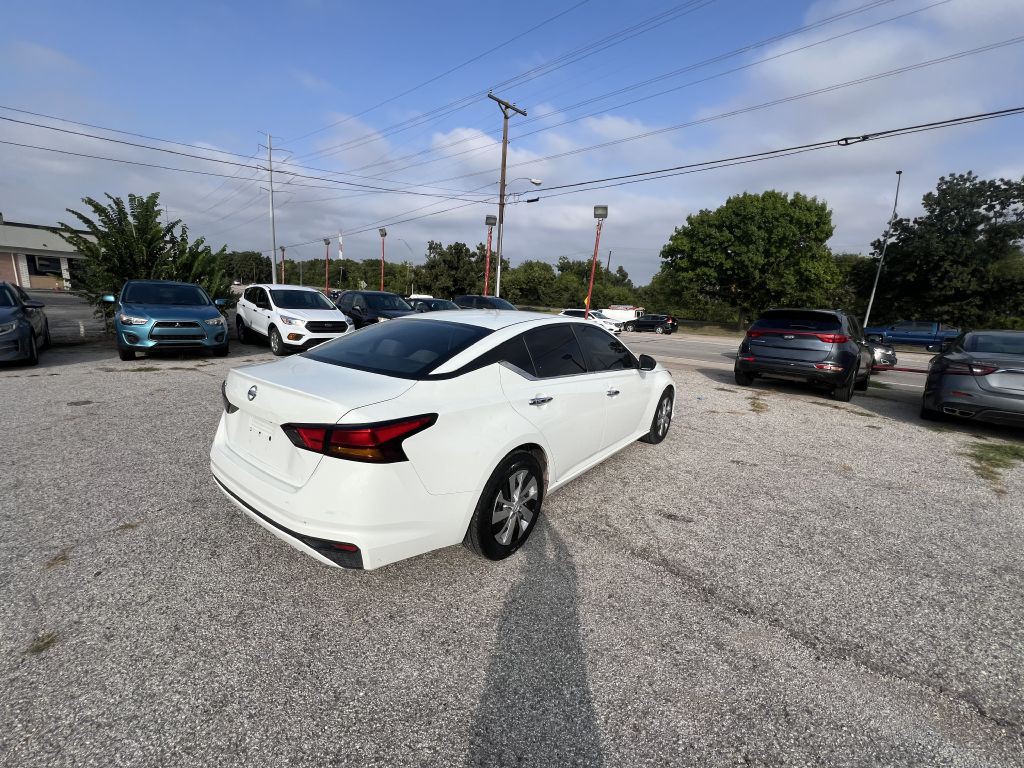 2022 Nissan Altima Image 6