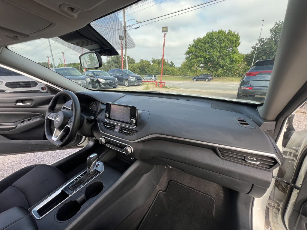2022 Nissan Altima Image 20