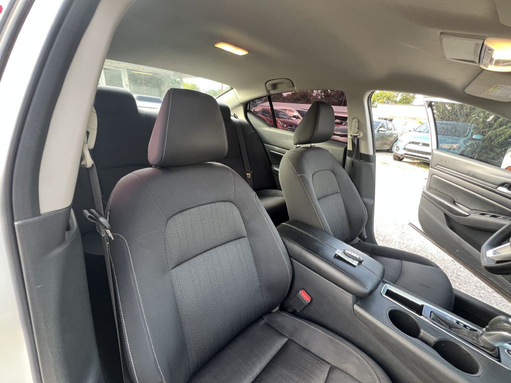 2022 Nissan Altima Image 21