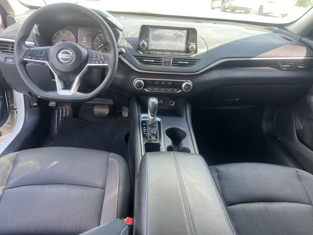 2022 Nissan Altima Image 19