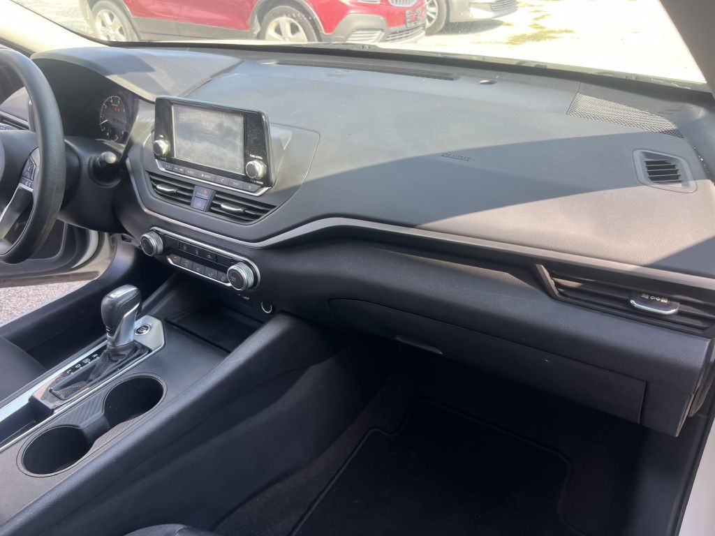 2022 Nissan Altima Image 20