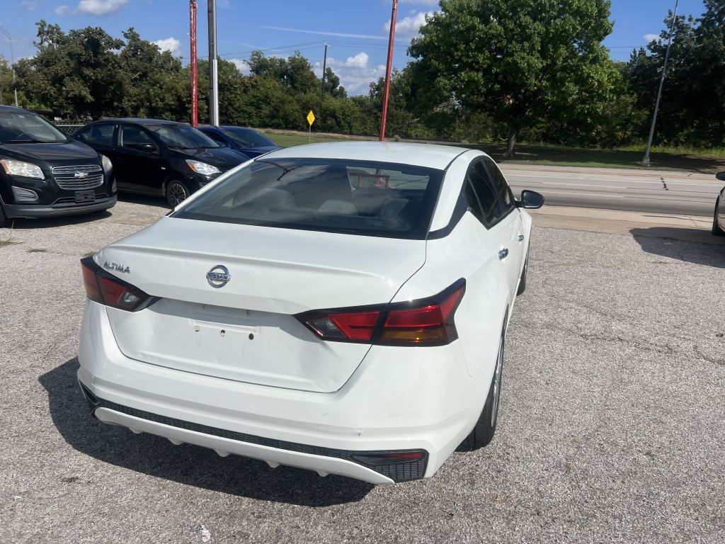 2022 Nissan Altima Image 7