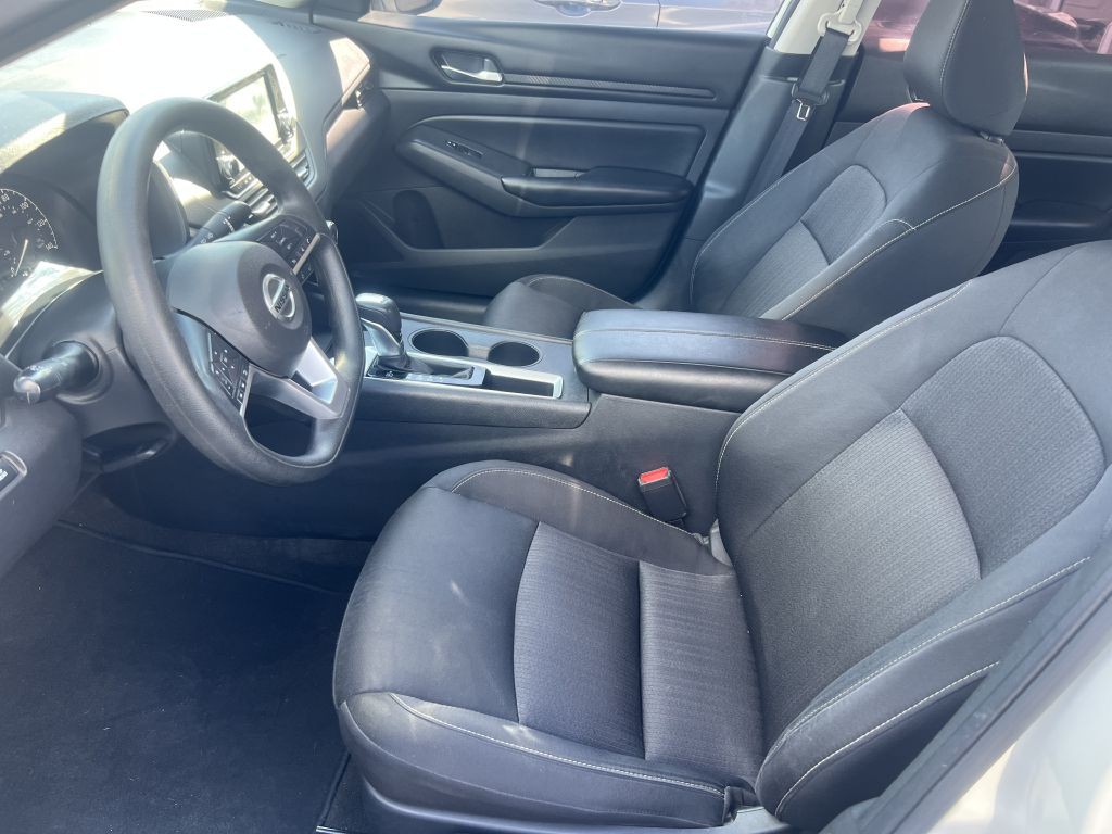 2022 Nissan Altima Image 11