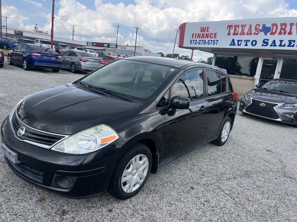 2011 Nissan Versa Image 1