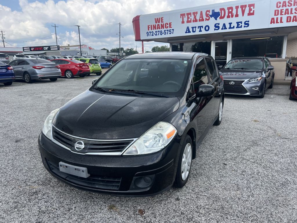 2011 Nissan Versa Image 2