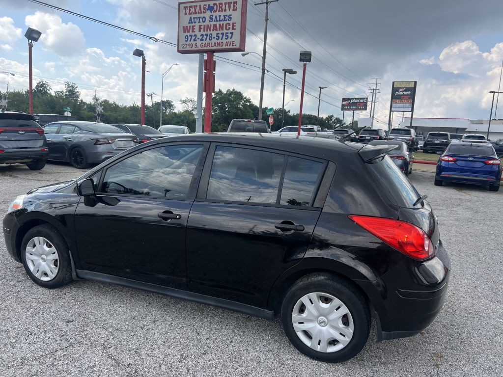 2011 Nissan Versa Image 9