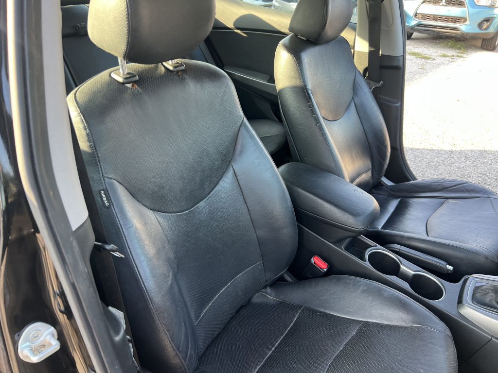 2014 Hyundai Elantra Image 21