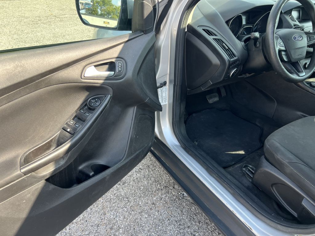 2018 Ford Focus Image 15