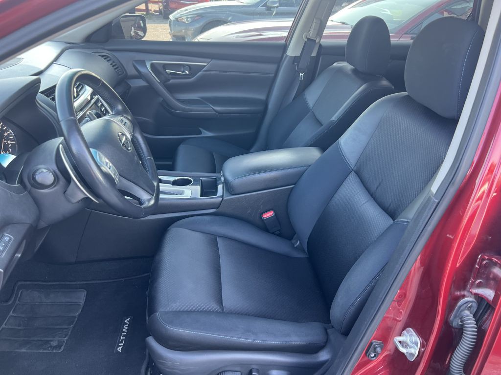 2018 Nissan Altima Image 12