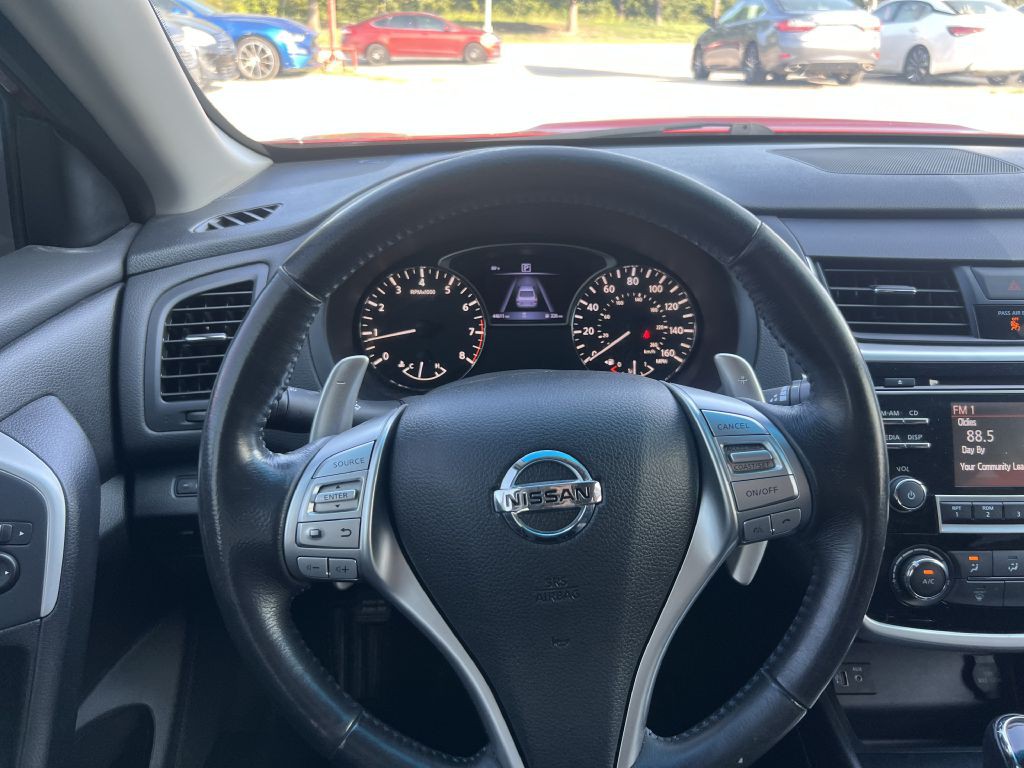 2018 Nissan Altima Image 16