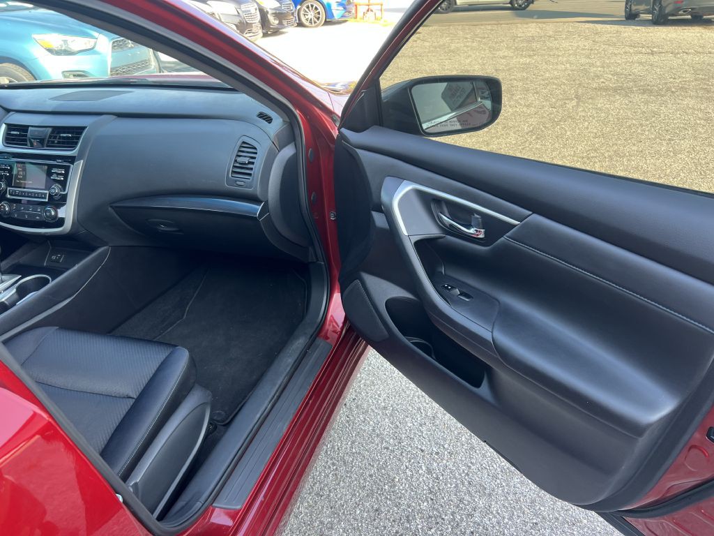 2018 Nissan Altima Image 24