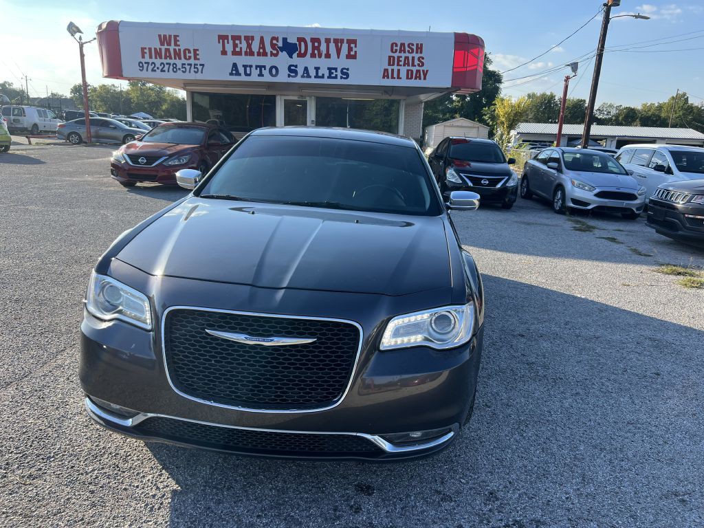 2018 Chrysler 300 Image 3