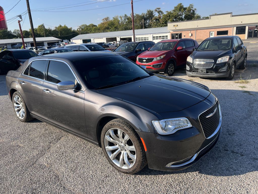 2018 Chrysler 300 Image 4
