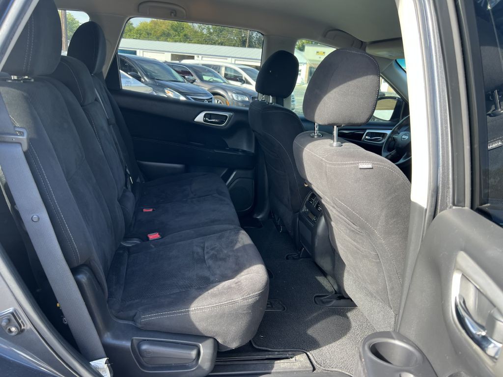 2013 Nissan Pathfinder Image 16