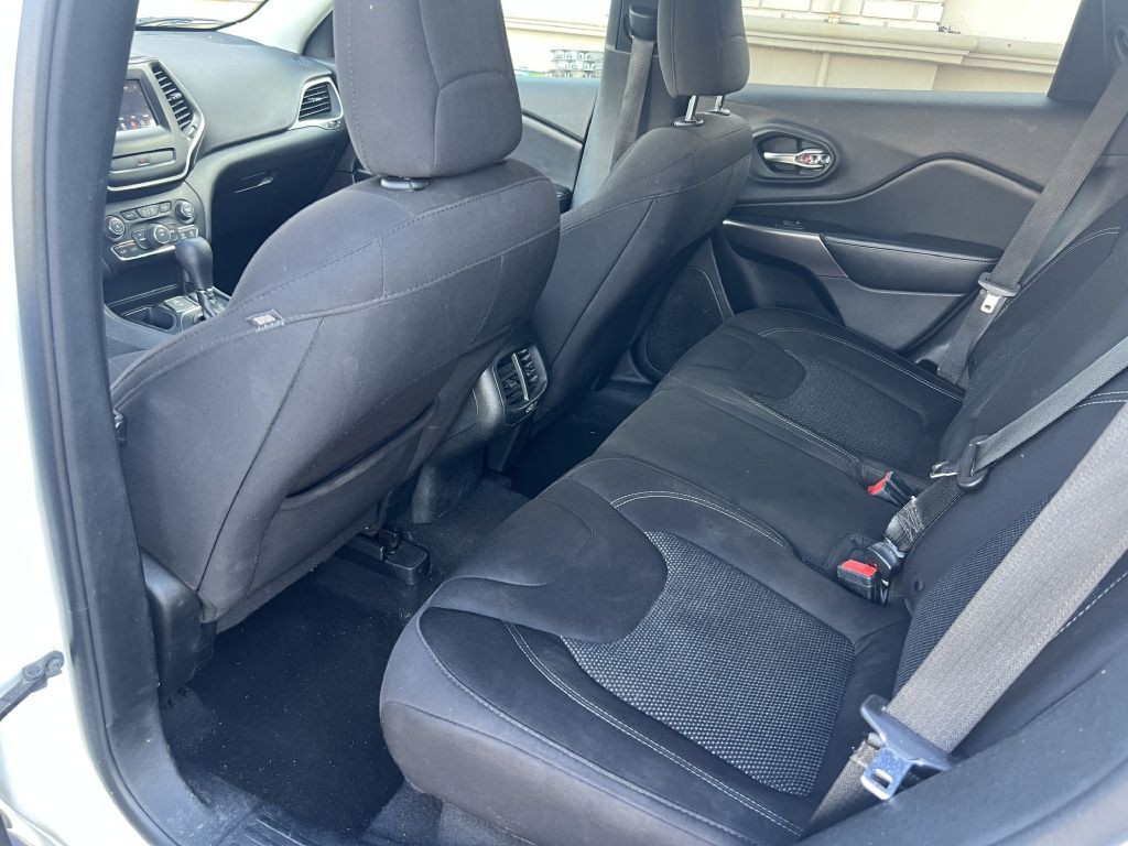 2019 Jeep Cherokee Image 13