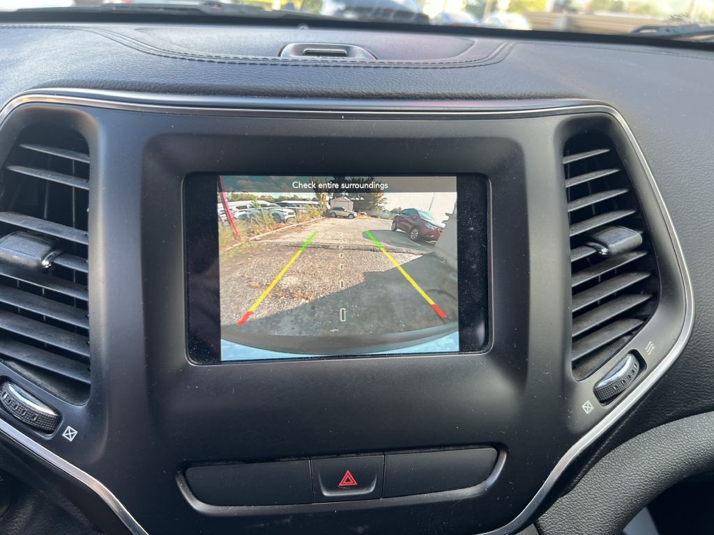 2019 Jeep Cherokee Image 17