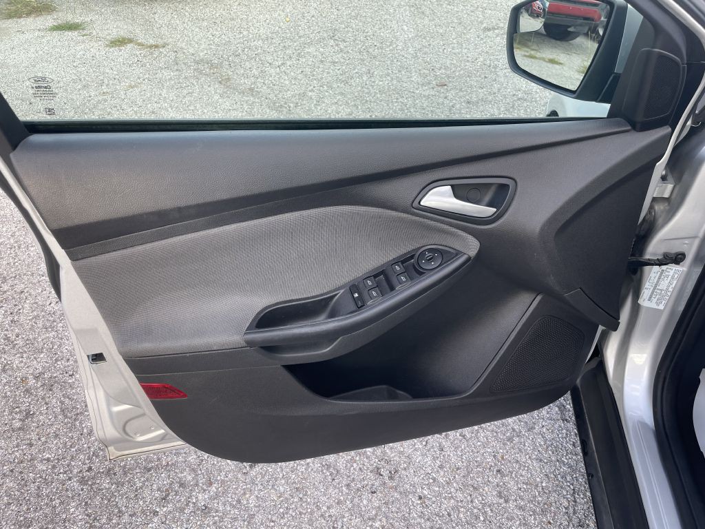 2013 Ford Focus Image 9