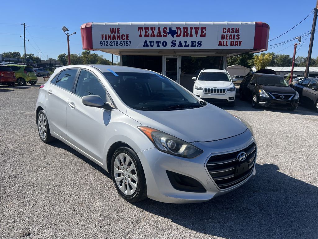 2017 Hyundai Elantra Image 3
