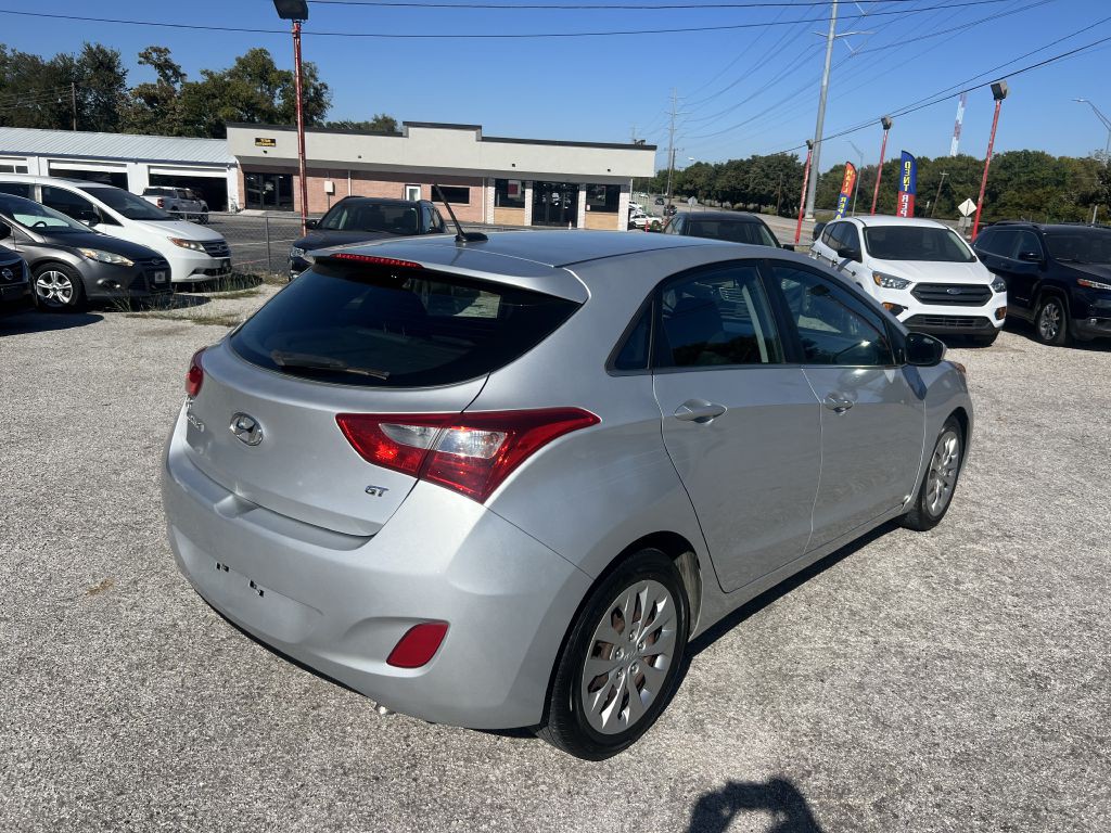 2017 Hyundai Elantra Image 5