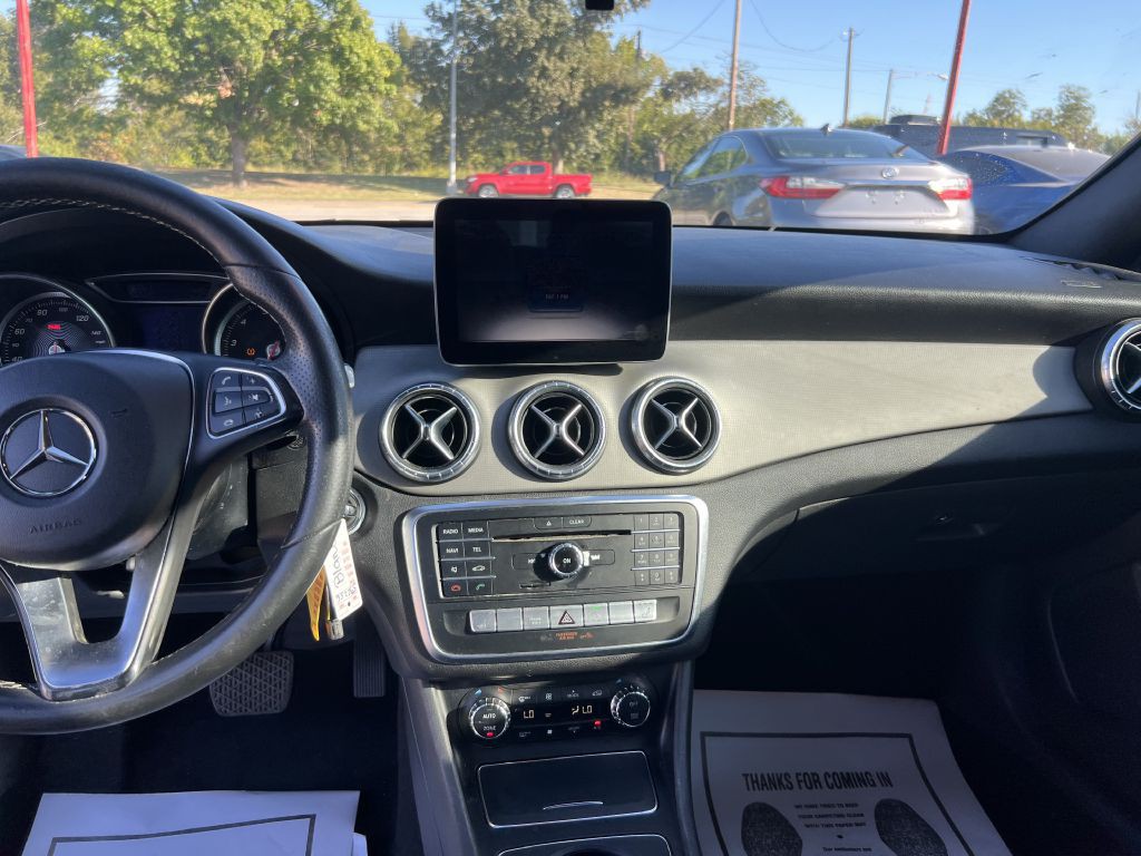 2018 Mercedes-Benz CLA-Class Image 18