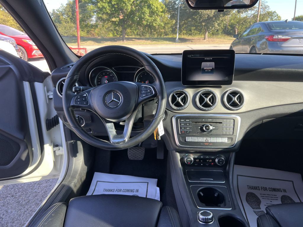 2018 Mercedes-Benz CLA-Class Image 19
