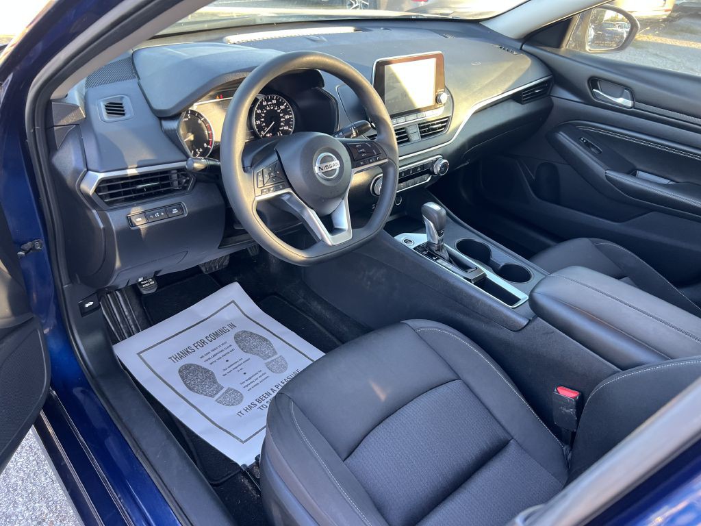2019 Nissan Altima Image 9