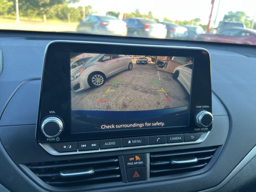 2019 Nissan Altima Image 11