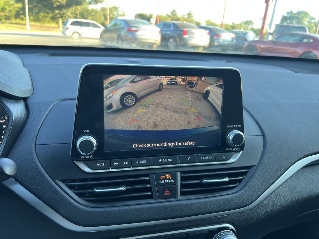 2019 Nissan Altima Image 12