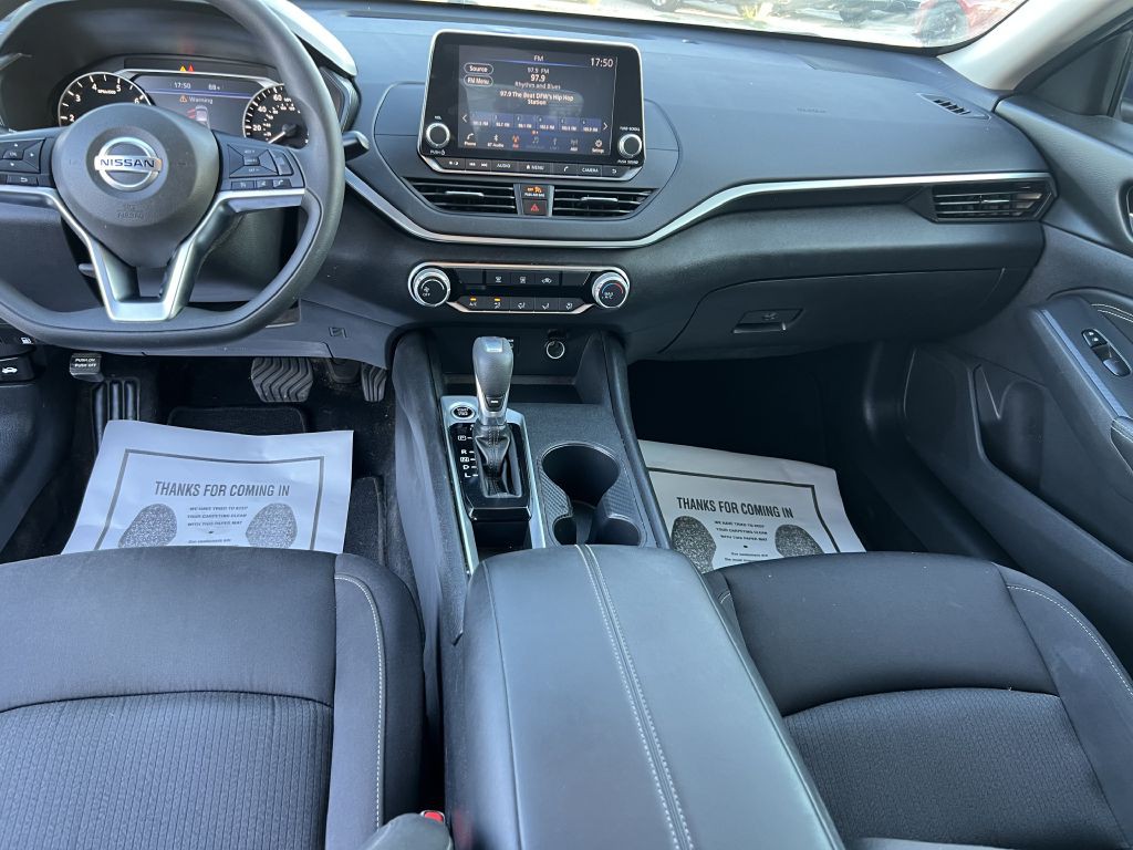 2019 Nissan Altima Image 16