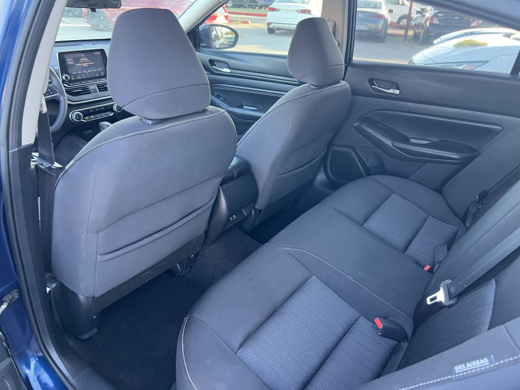2019 Nissan Altima Image 19