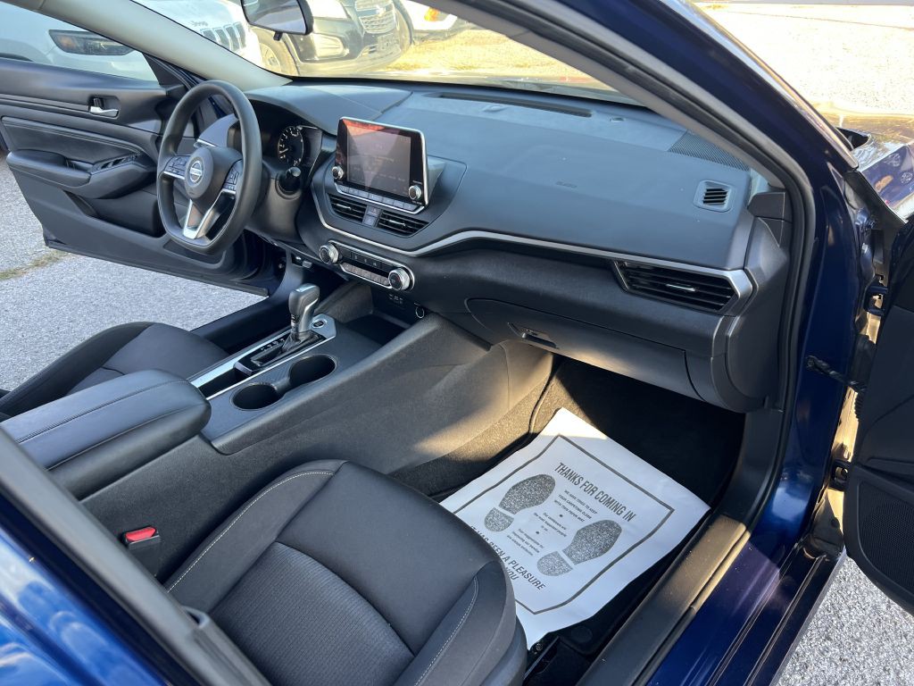 2019 Nissan Altima Image 21