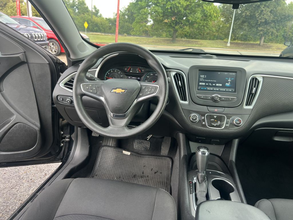 2018 Chevrolet Malibu Image 16