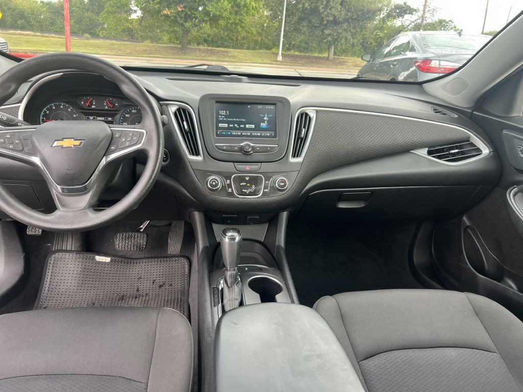2018 Chevrolet Malibu Image 11