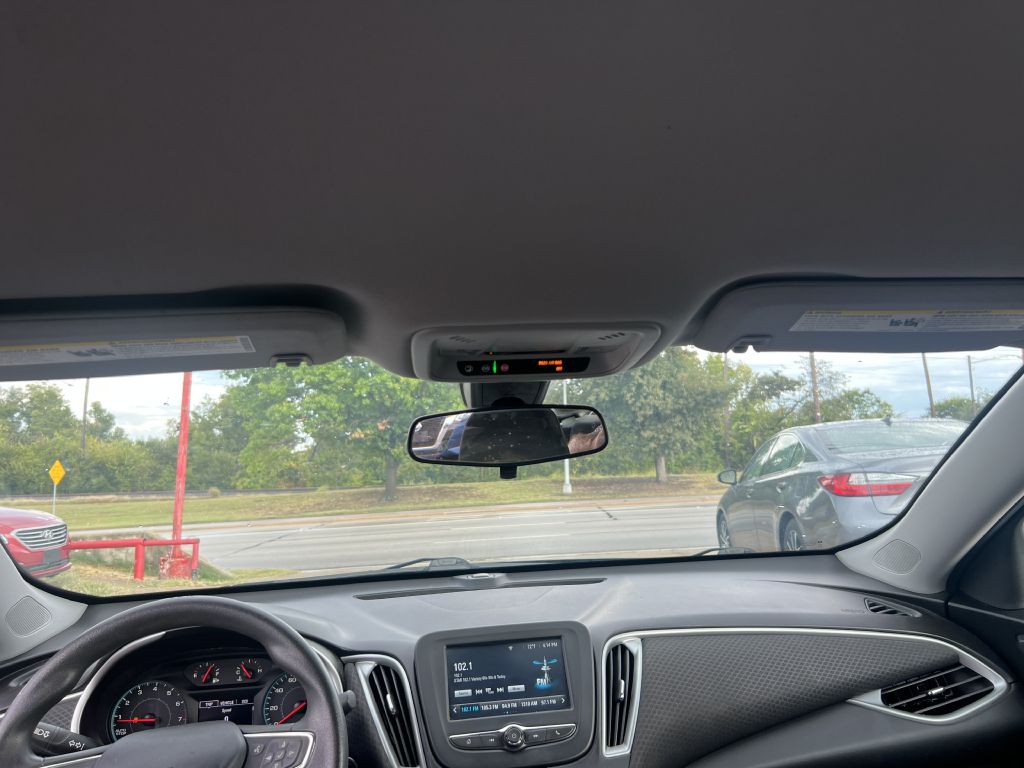 2018 Chevrolet Malibu Image 18
