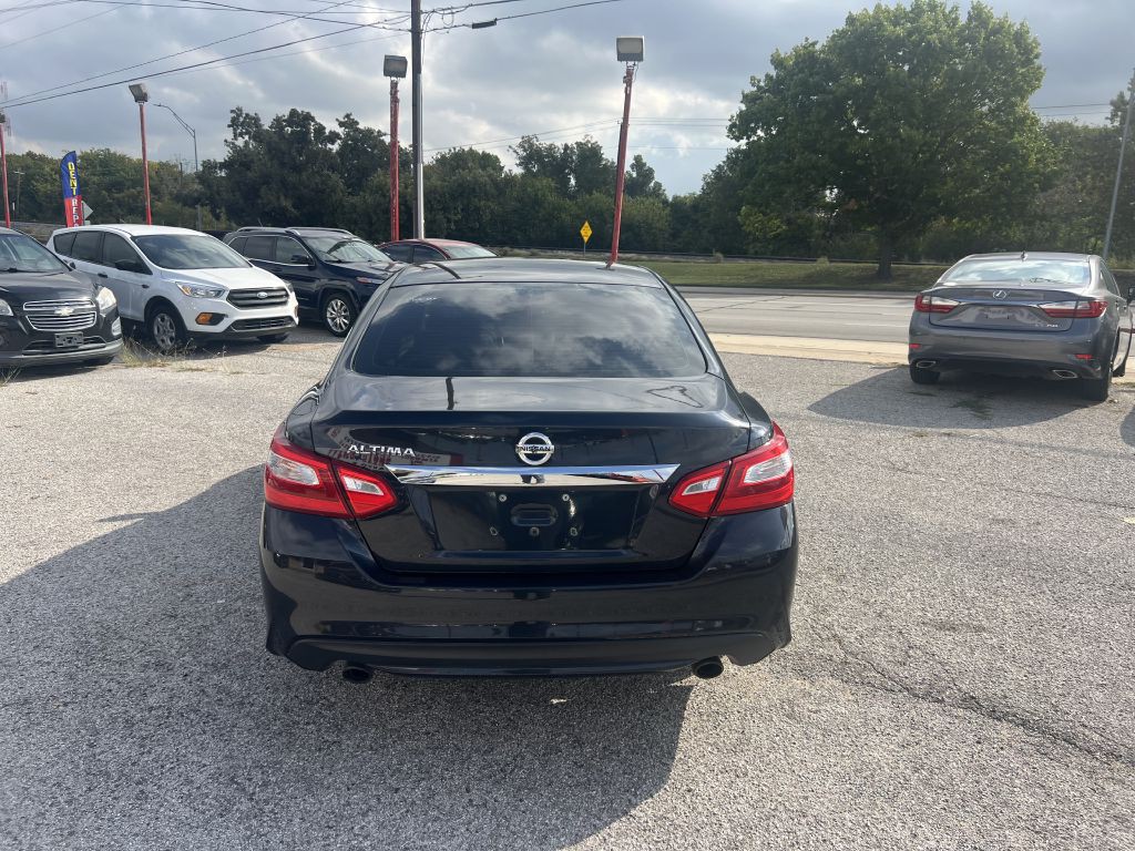 2017 Nissan Altima Image 6