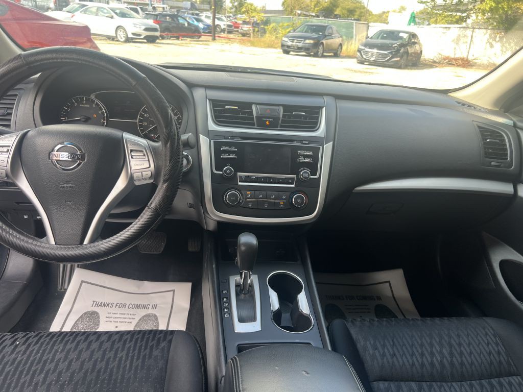 2017 Nissan Altima Image 9