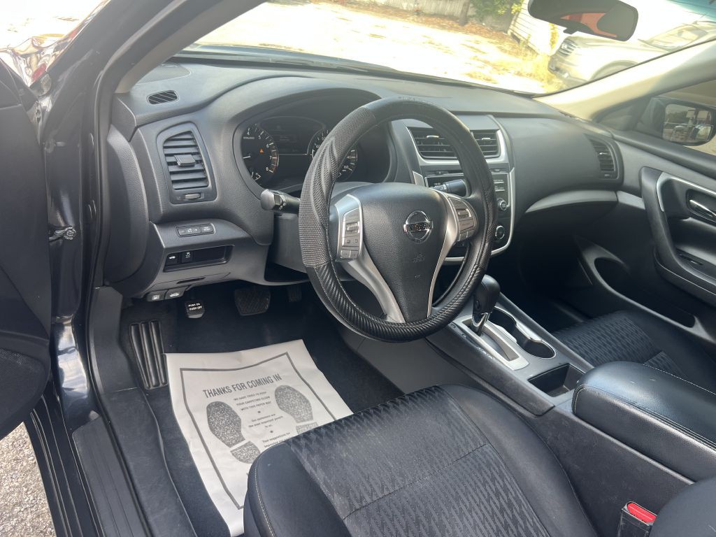 2017 Nissan Altima Image 10