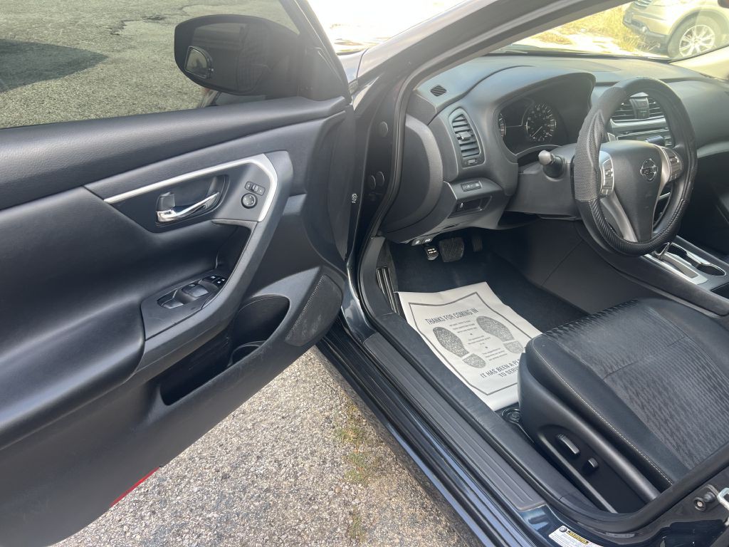 2017 Nissan Altima Image 11