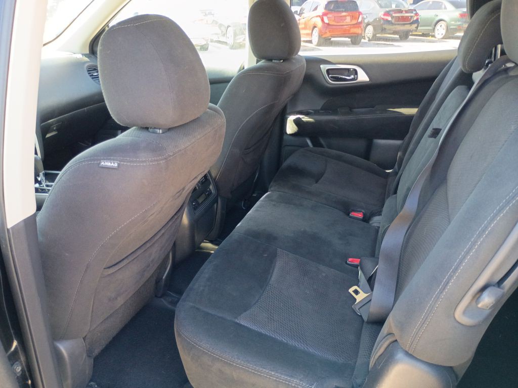 2015 Nissan Pathfinder Image 12