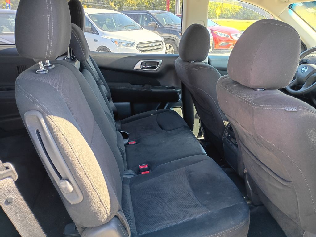 2015 Nissan Pathfinder Image 16