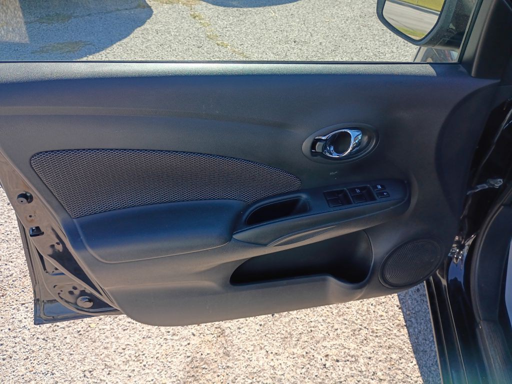 2019 Nissan Versa Image 9