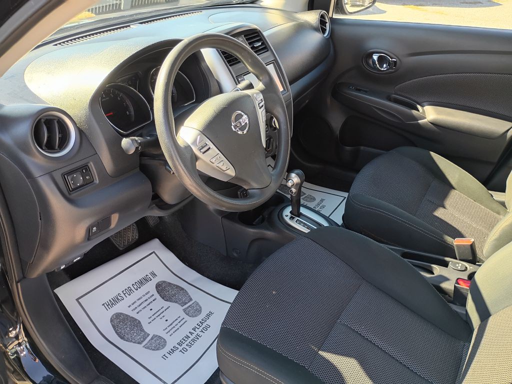 2019 Nissan Versa Image 10