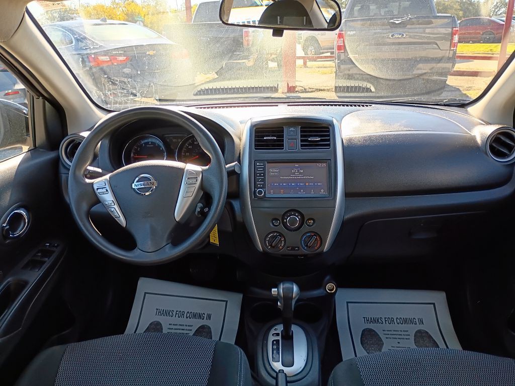 2019 Nissan Versa Image 17