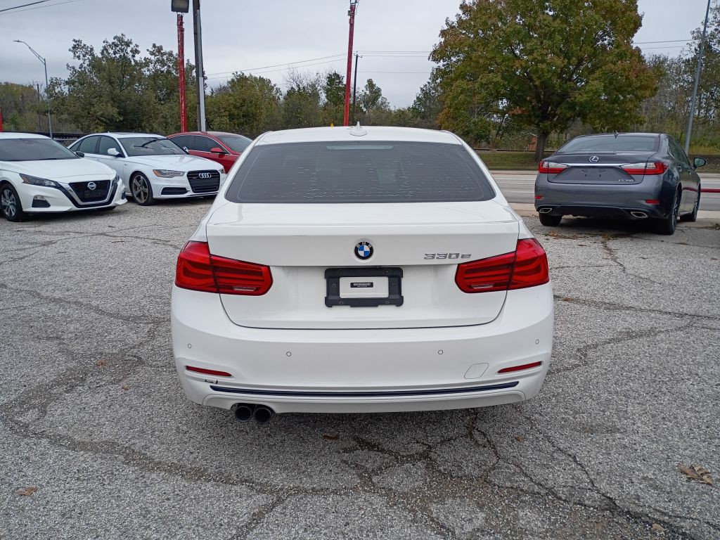 2017 BMW 3 Series Image 6